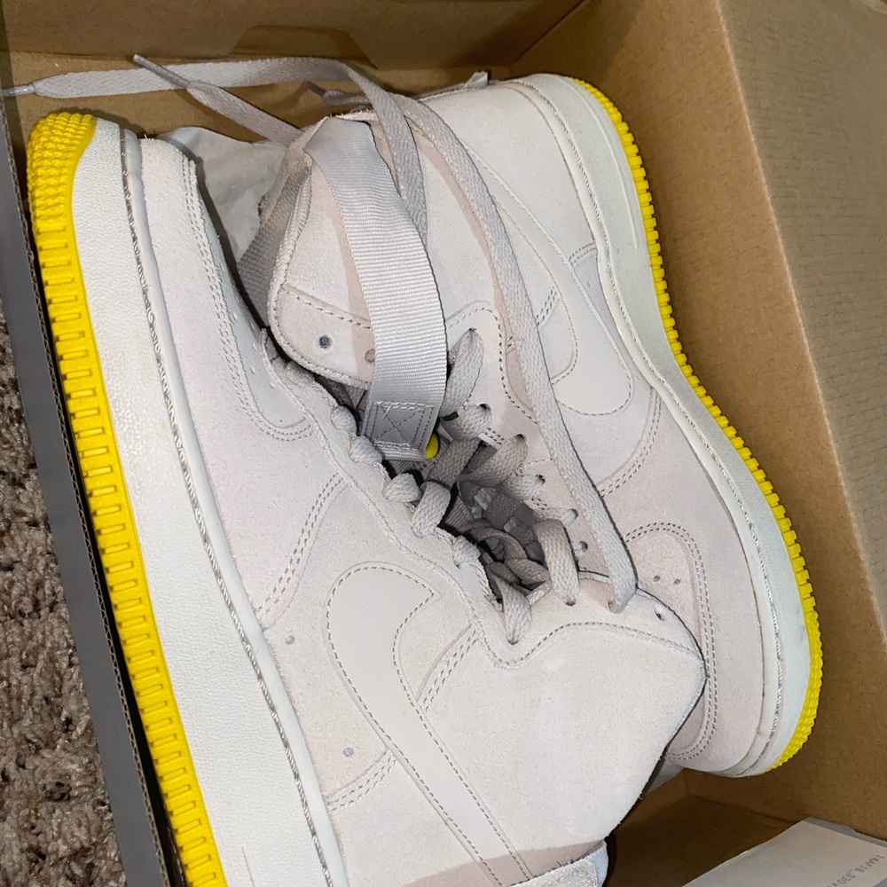Shoes never worn